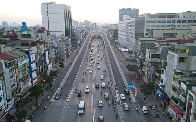 Đường vành đai 2 trên cao đoạn Ngã Tư Sở-Ngã Tư Vọng khá thông thoáng trong ngày đầu đưa vào khai thác