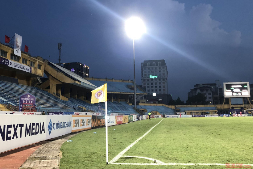 Bóng đá bị ảnh hưởng trước diễn biến phức tạp của dịch Covid-19. (Ảnh: TRẦN HẢI)