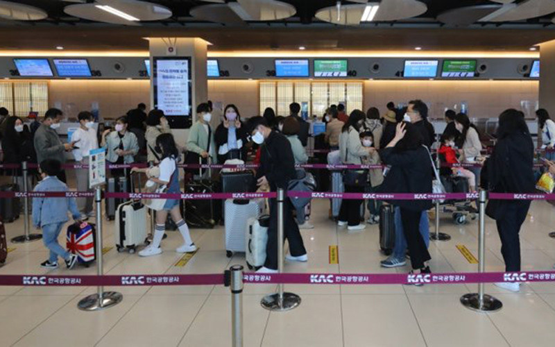 Nối lại các chuyến bay quốc tế tạo điều kiện để ngành du lịch Hàn Quốc khởi sắc trở lại. (Ảnh: koreatimes)