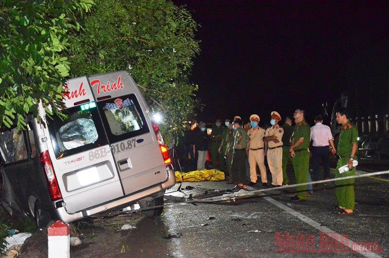 Hiện trường vụ tai nạn. (Ảnh: ĐÌNH CHÂU)