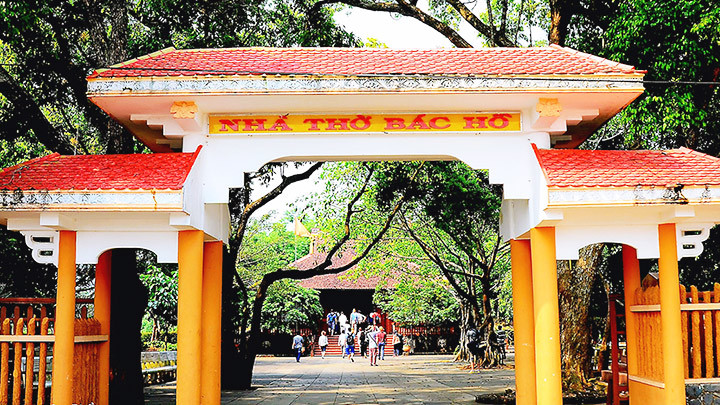 Đến thăm Nhà thờ Bác Hồ ở Phú Yên