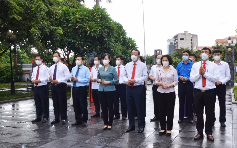 Dâng hương tưởng niệm 109 năm Ngày sinh Tổng Bí thư Nguyễn Văn Cừ