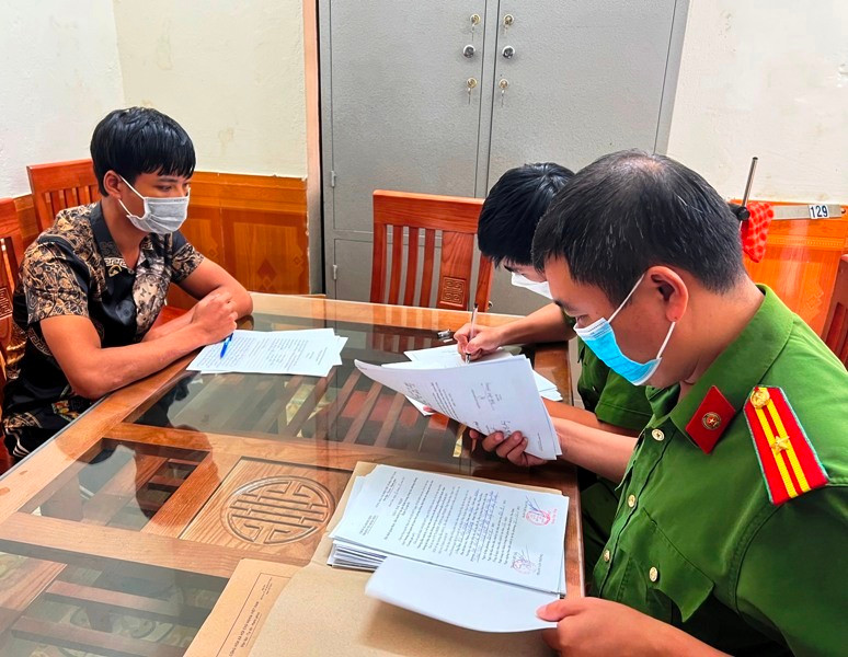 Đối tượng Bùi Văn Khánh tại cơ quan điều tra.