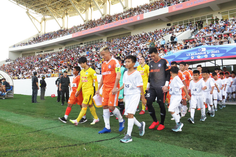 Bóng đá chỉ phồn thịnh khi những hàng ghế được lấp đầy. (Ảnh: VPF)