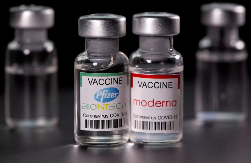 Vaccine ngừa Covid-19 của Pfizer-BioNTech và Moderna sử dụng công nghệ mRNA. Ảnh: Reuters.