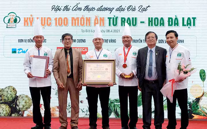Tổ chức Kỷ lục Việt Nam xác lập lỷ lục “Chế biến và công diễn các món ăn từ rau, củ, quả và hoa Đà Lạt cùng lúc nhiều nhất tại Việt Nam”.