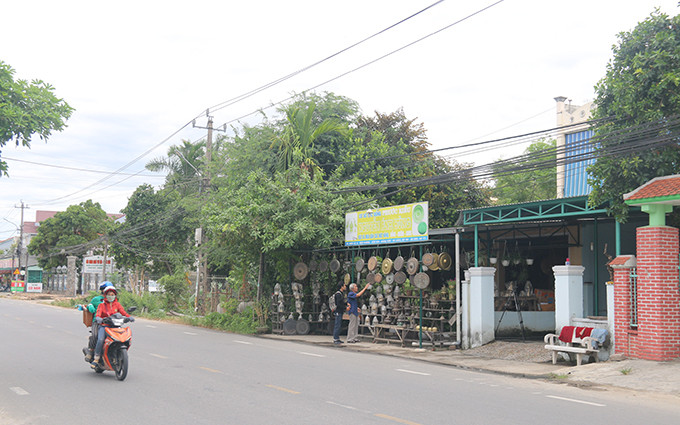 Một góc làng nghề đúc đồng Phước Kiều (xã Điện Phương, thị xã Điện Bàn).