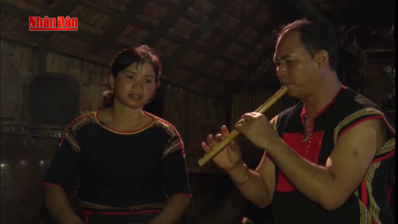 Sử thi Tây Nguyên (Phần 2): Ngọn đèn trước gió...