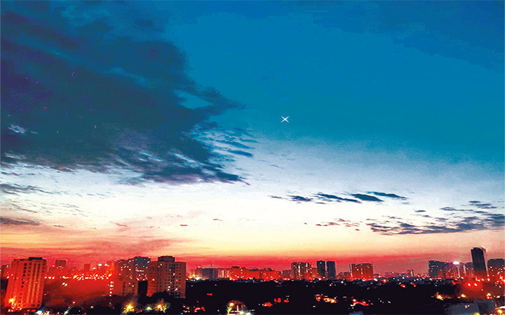 Khung cảnh chụp sao Kim vào khoảng 3 giờ sáng ở Hà Nội.