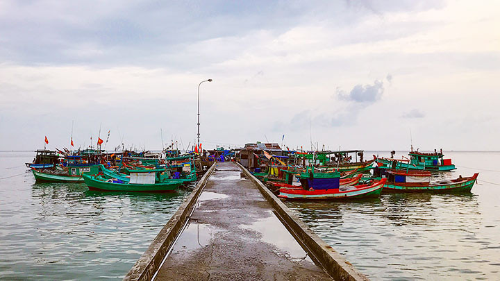 Làng chài bên đảo ngọc