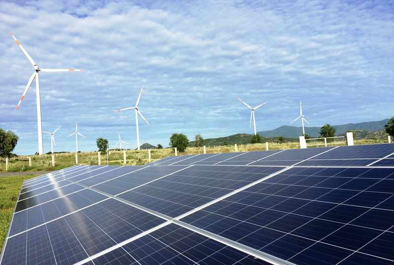 Hỗ trợ các nhà máy điện mặt trời phát điện vận hành thương mại