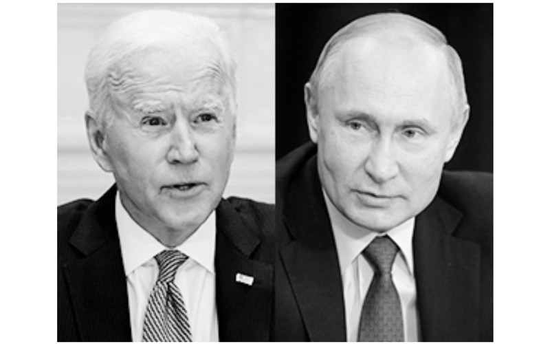 Tổng thống Nga Vladimir Putin (phải) và Tổng thống Mỹ Joe Biden trước thềm cuộc gặp cấp cao, ngày 16-6, tại Geneva (Thụy Sĩ). 