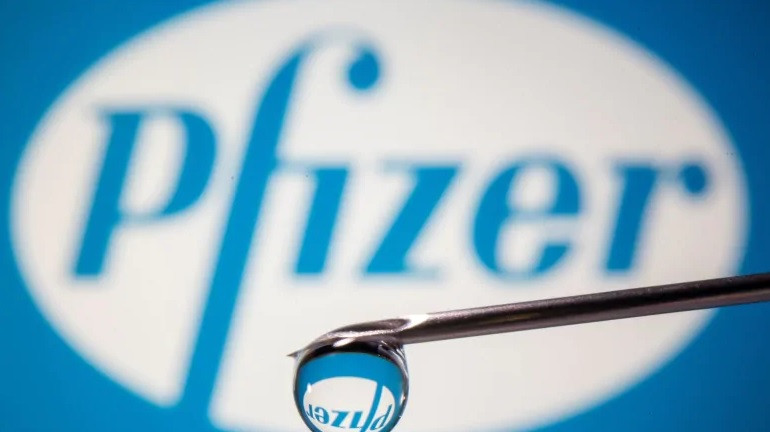 Ngày 20-11, Pfizer cho biết đã nộp đơn xin cấp phép sử dụng khẩn cấp (EUA) cho vaccine Covid-19. Ảnh: Reuters.
