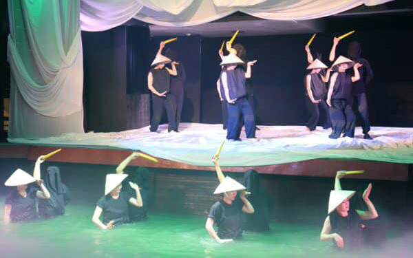 Ra mắt vở rối thử nghiệm “Trăng”