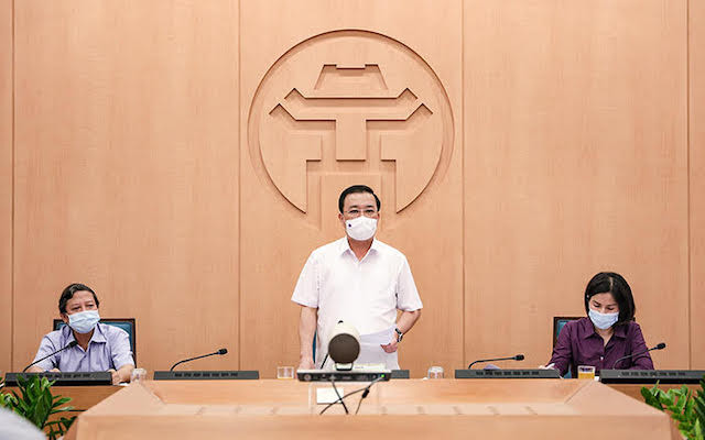 Phó Chủ tịch UBND TP Hà Nội Chử Xuân Dũng phát biểu chỉ đạo tại phiên họp trực tuyến về công tác phòng, chống dịch Covid-19 của TP Hà Nội.