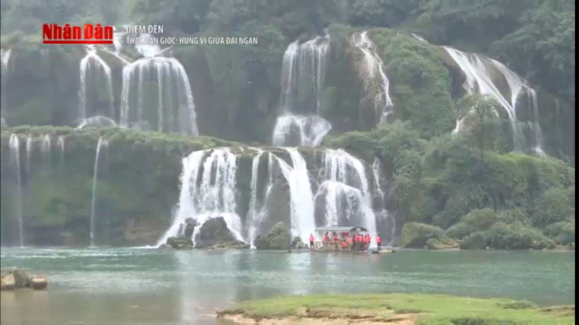 Thác Bản Giốc Hùng vĩ giữa đại ngàn