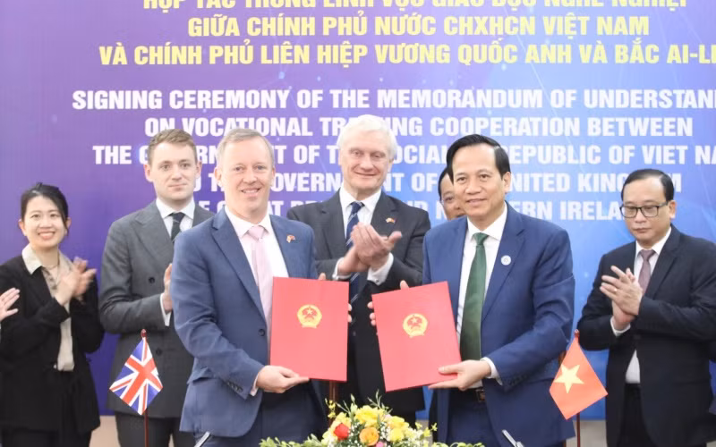 Lễ ký kết Bản ghi nhớ về hợp tác trong lĩnh vực giáo dục nghề nghiệp.