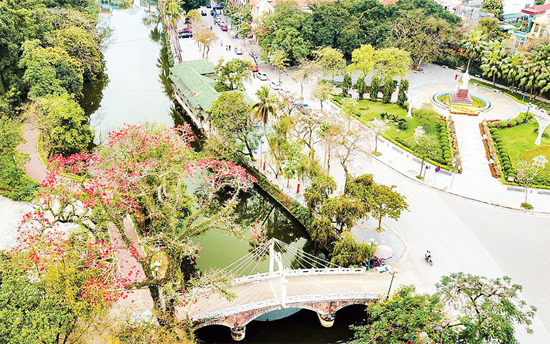 Khu vực hào nước quanh thành cổ Sơn Tây sẽ trở thành phố đi bộ trong thời gian tới.