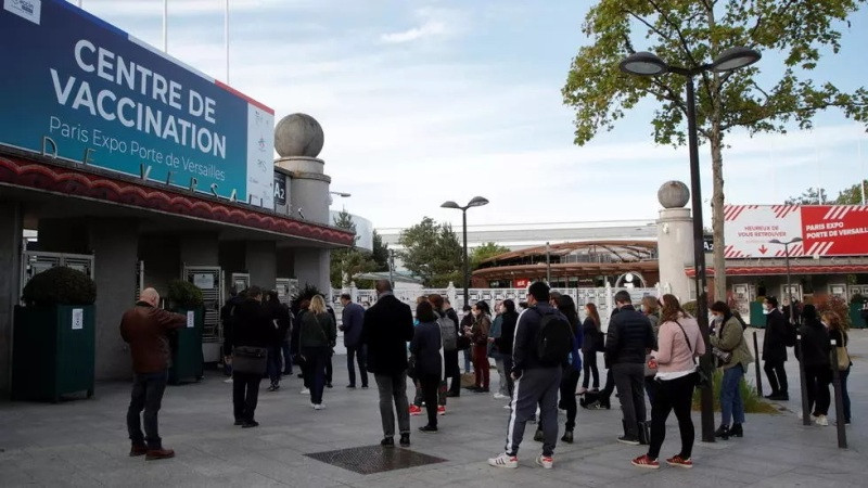 Tới ngày 26/7, có 40 triệu người ở Pháp được tiêm liều vaccine thứ nhất ngừa Covid-19. (Ảnh: Reuters) 