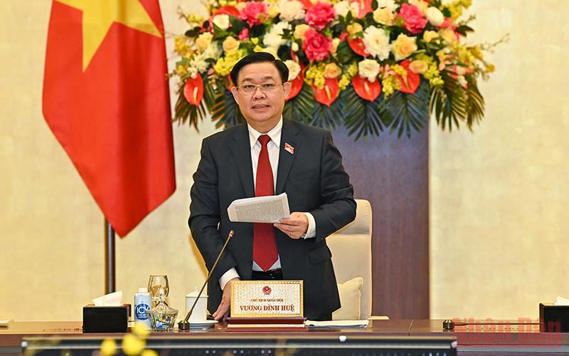 Chủ tịch Quốc hội Vương Đình Huệ phát biểu khai mạc phiên họp. (Ảnh: Duy Linh)