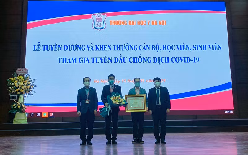 Ba tập thể có thành tích xuất sắc trong công tác phòng, chống dịch Covid-19 được nhận Bằng khen của Thủ tướng Chính phủ.
