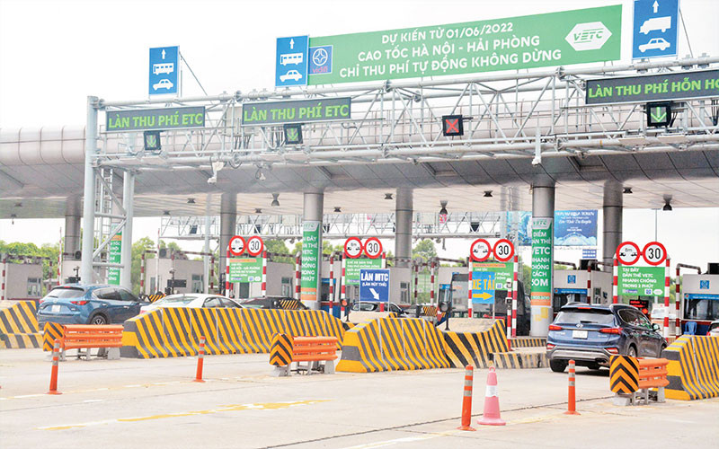 Trong ngày đầu chính thức áp dụng thí điểm chỉ thu phí ETC trên tuyến cao tốc Hà Nội-Hải Phòng không xảy ra tình huống, sự cố nào gây cản trở giao thông. 