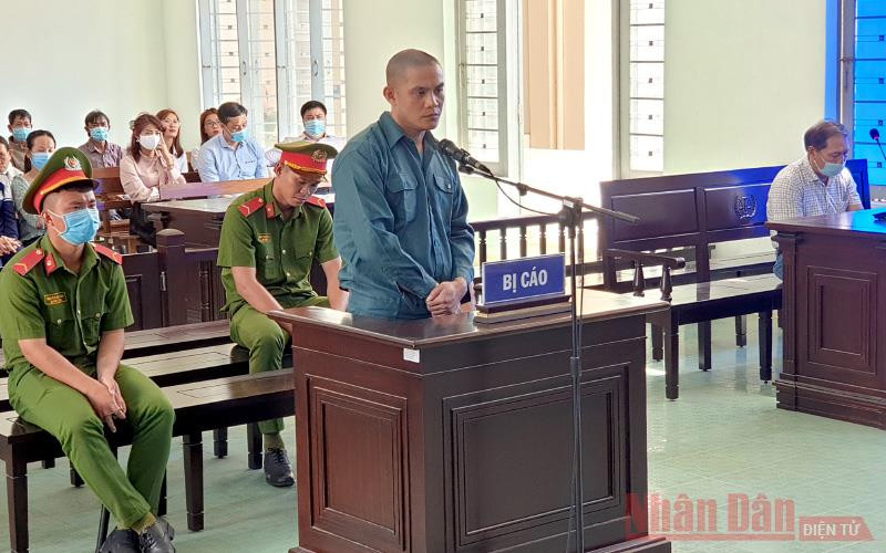 Bị cáo Mai Quốc Nam bị TAND tỉnh Bình Thuận tuyên xử phạt 11 năm tù về tội “Giết người”