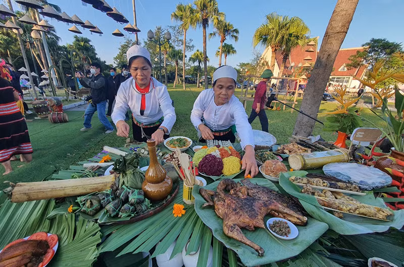 Một hoạt động tại Làng Văn hóa-Du lịch các dân tộc Việt Nam. (Ảnh: Khiếu Minh).