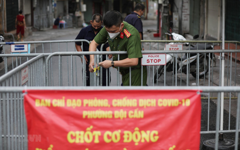 Hàng rào cứng để đảm bảo công tác phòng chống dịch. (Ảnh: Thành Đạt/TTXVN)