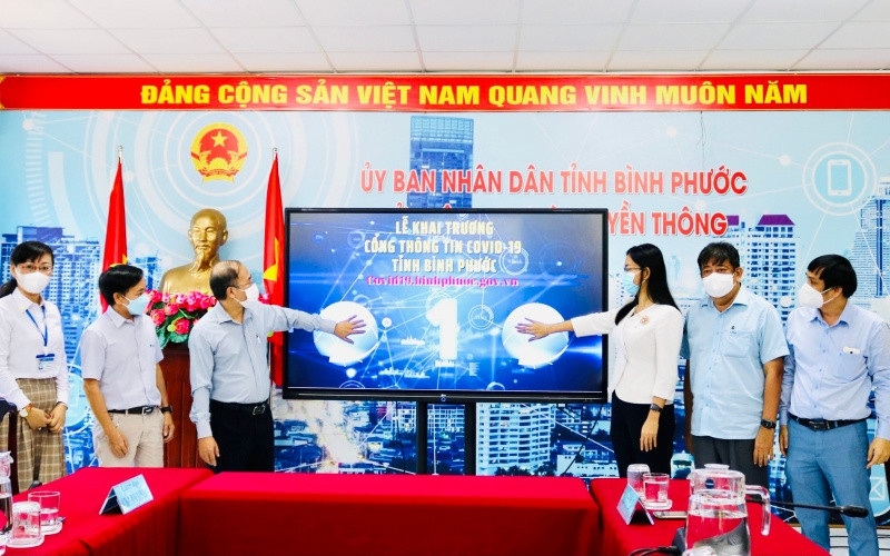 Bình Phước khai trương, đưa vào sử dụng Cổng thông tin Covid-19 và tiếp nhận thông tin dịch Covid-19 trên tổng đài giải đáp thông tin dịch vụ công 1022.