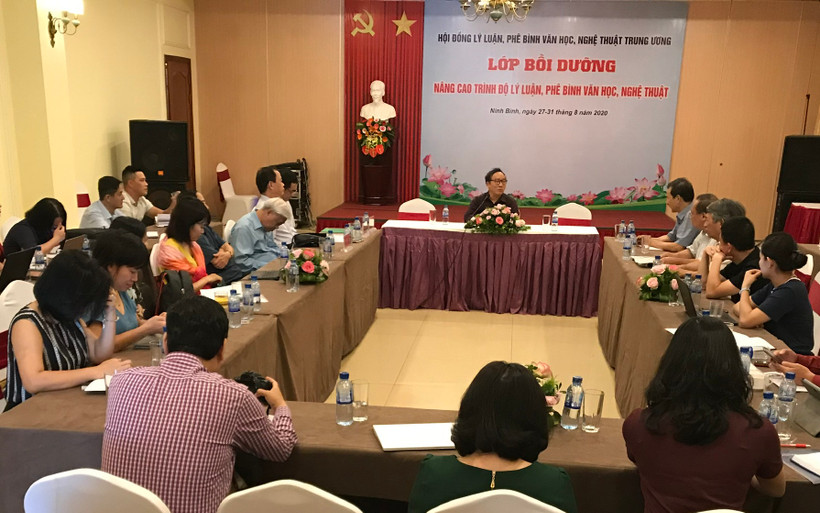 "Thuần túy Việt Nam" là một mệnh lệnh, một sự tự trọng dân tộc đối với người làm văn nghệ. Ảnh: Quang Hưng