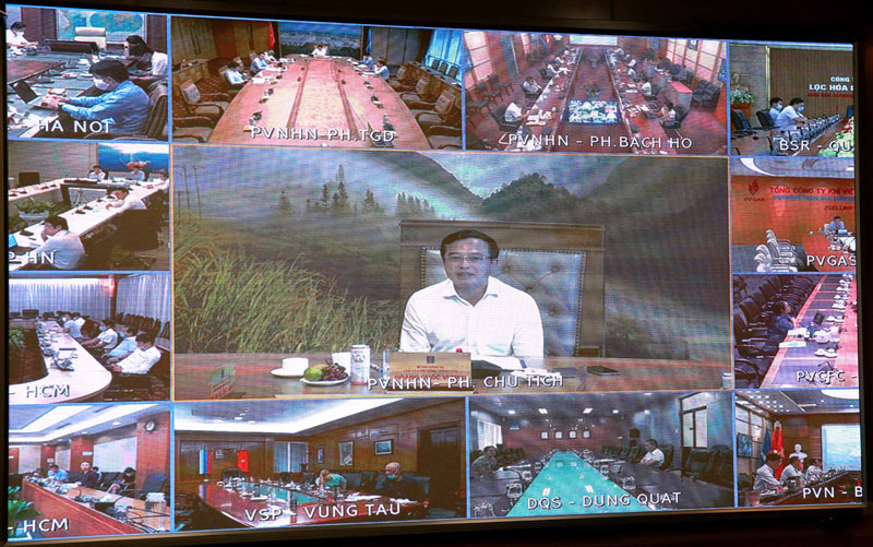 Chủ tịch HĐTV Hoàng Quốc Vượng chỉ đạo tại cuộc họp trực tuyến.