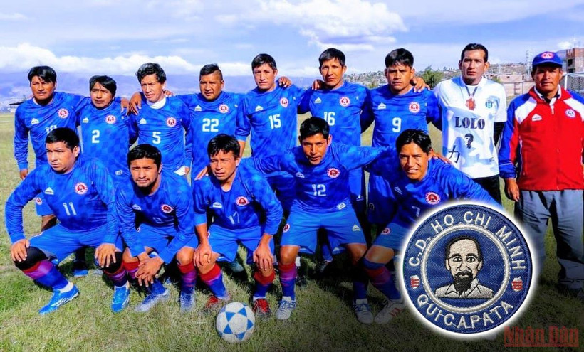 Đội bóng Club Deportivo Hochiminh và logo in chân dung Chủ tịch Hồ Chí Minh. (Ảnh: Facebook CLB)