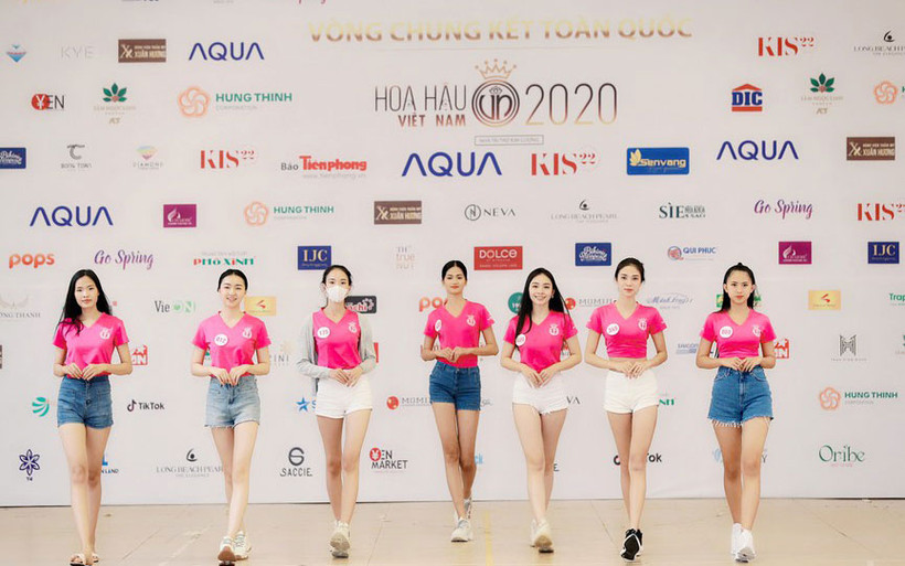 Các thí sinh luyện tập chuẩn bị cho đêm chung kết. Ảnh: BTC.