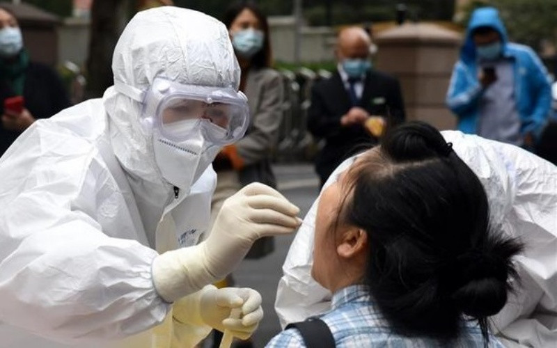 Xét nghiệm axit nucleic tại Trung Quốc. (Nguồn: Tân Hoa xã)