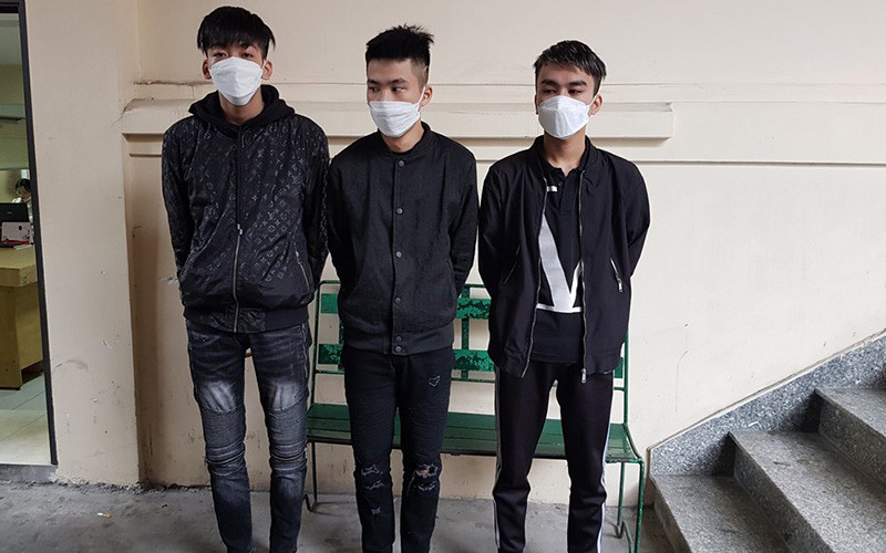 3 trong số các đối tượng tham gia hỗn chiến trên đường phố bị Công an bắt giữ. 