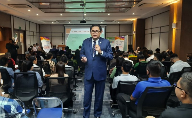 Đại diện Phòng thương mại phát triển các doanh nghiệp Malaysia tại nước ngoài phát biểu tại hội thảo.