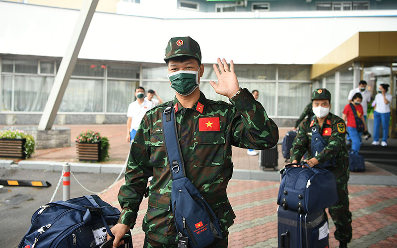 Thành viên đội tuyển Bếp dã chiến tự tin lên đường sang Uzbekistan thi đấu. Ảnh: TRỌNG HẢI