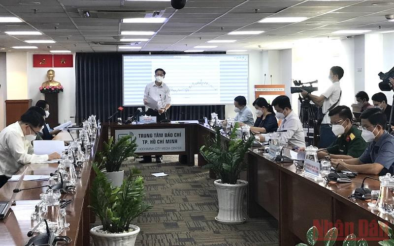 Toàn cảnh buổi họp báo.