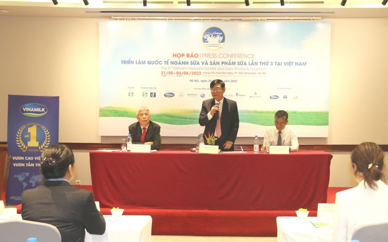 Họp báo thông tin về Triển lãm.