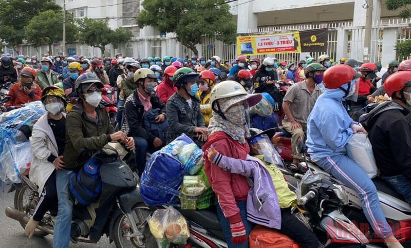 Người dân tự phát về An Giang.