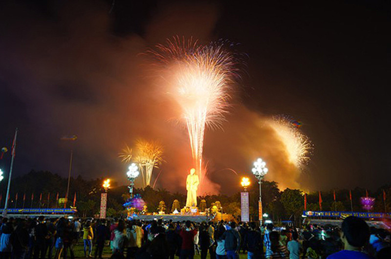Tạm dừng bắn pháo hoa vào dịp Tết Nguyên đán 2022.