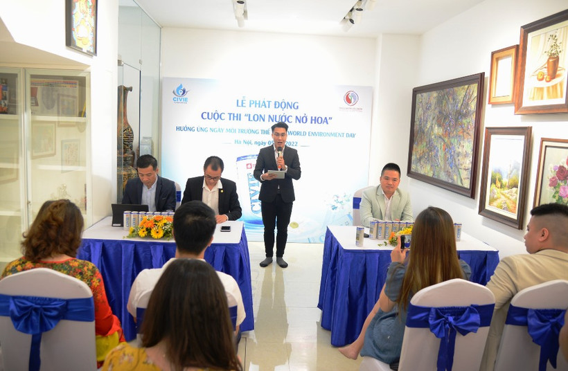 Phát động cuộc thi “Lon nước nở hoa”.