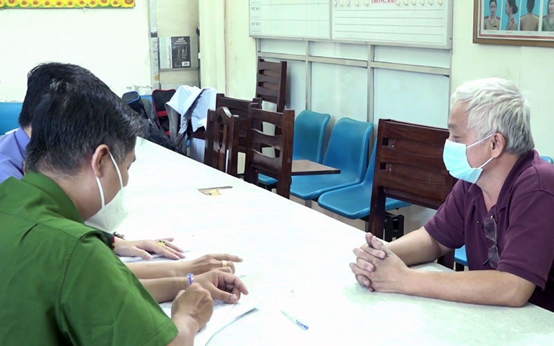 Công an quận Bình Thạnh (TP Hồ Chí Minh) khởi tố vụ án, khởi tố bị can, bắt tạm giam đối tượng Phan Hữu Ðiệp Anh, về hành vi tung tin xuyên tạc đối với công tác phòng, chống dịch Covid-19 trên địa bàn.