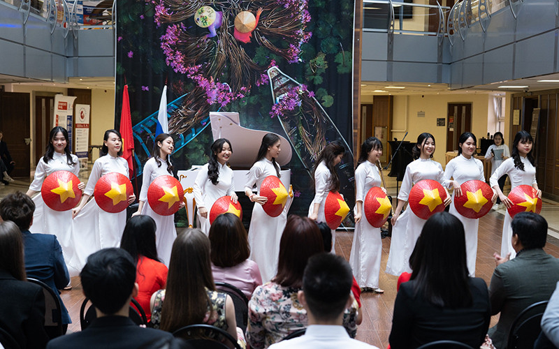 Tiết mục múa trong chương trình nghệ thuật “Giai điệu Việt Nam”. (Ảnh: THANH THỂ)