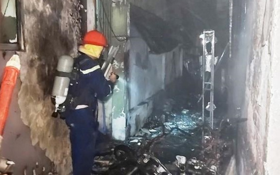 Hiện trường vụ cháy đêm 15-7, tại khách sạn Á Đông, Đà Nẵng.