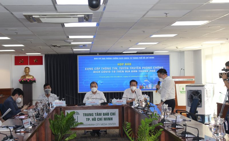 Toàn cảnh cuộc họp báo.