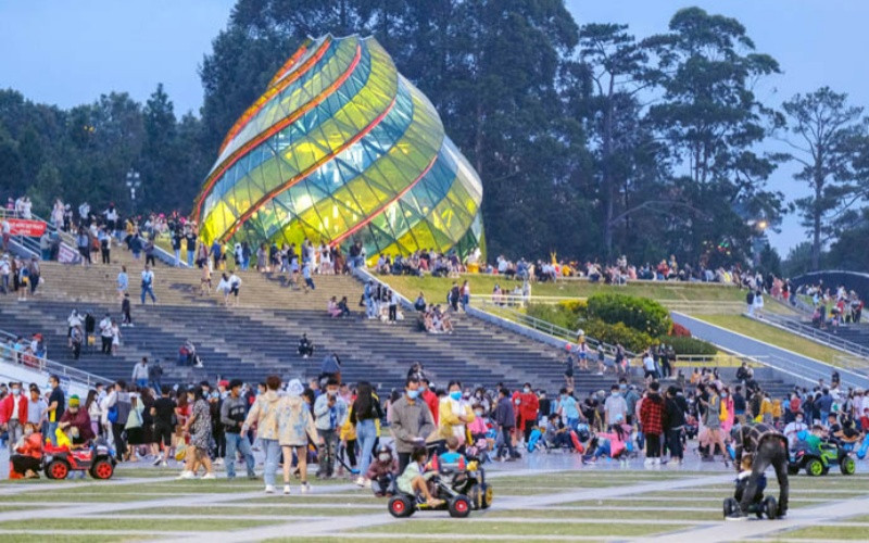 Quảng trường Lâm Viên - Đà Lạt dịp lễ 30-4 và 1-5 năm nay.