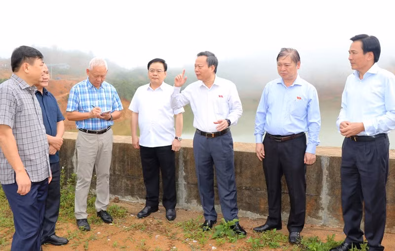 Kiểm tra công tác an toàn hồ đập tại Điện Biên.