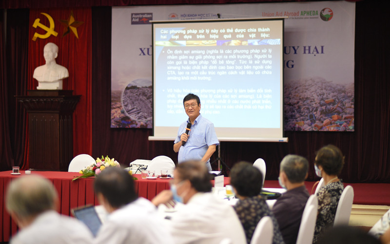 GS, TS Lê Vân Trình, Chủ tịch VOSHA phát biểu tại hội thảo.